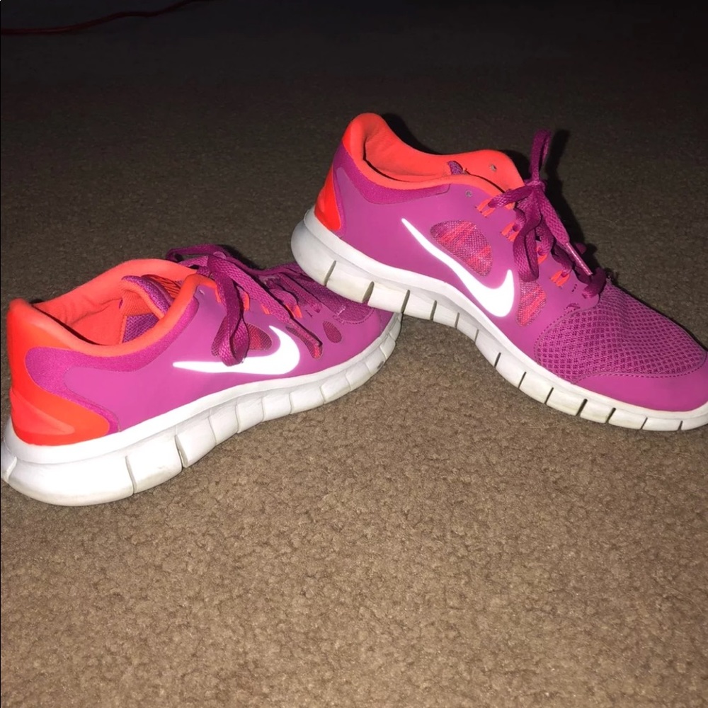 NIKE FREE 5.0 RUNNING SHOES